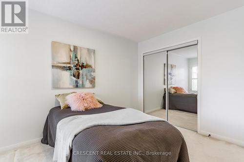 5971 Stonebriar Crescent, Mississauga, ON - Indoor Photo Showing Bedroom