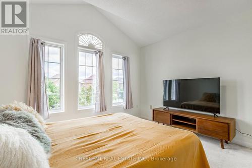 5971 Stonebriar Crescent, Mississauga, ON - Indoor Photo Showing Bedroom