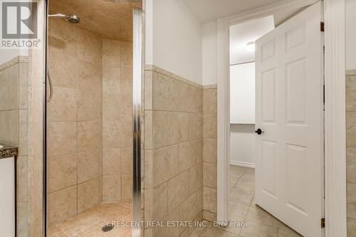 5971 Stonebriar Crescent, Mississauga, ON - Indoor Photo Showing Bathroom