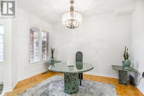 5971 Stonebriar Crescent, Mississauga, ON - Indoor Photo Showing Dining Room