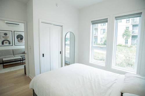 Chambre à coucher principale - 112-2030 Rue Lucien-Thimens, Montréal (Saint-Laurent), QC - Indoor Photo Showing Bedroom