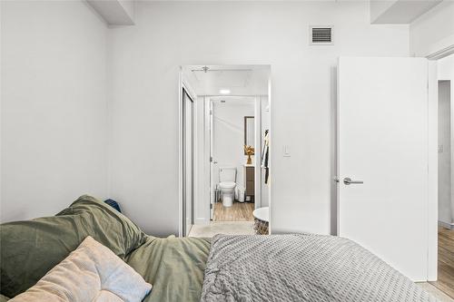 116-1775 Chapman Place, Kelowna, BC - Indoor Photo Showing Bedroom