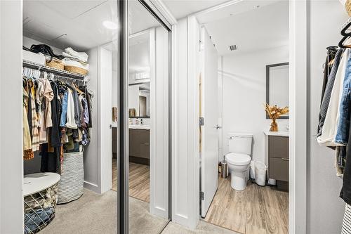 116-1775 Chapman Place, Kelowna, BC - Indoor