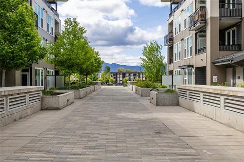 116-1775 Chapman Place, Kelowna, BC - Outdoor