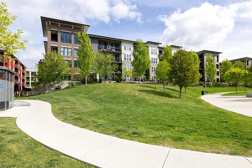 116-1775 Chapman Place, Kelowna, BC - Outdoor