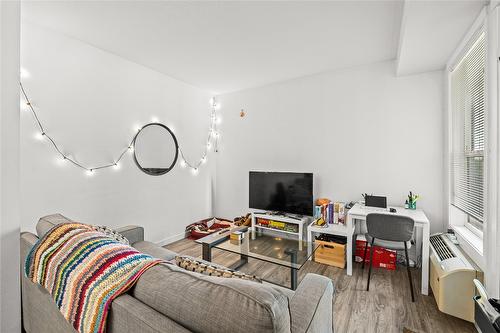 116-1775 Chapman Place, Kelowna, BC - Indoor