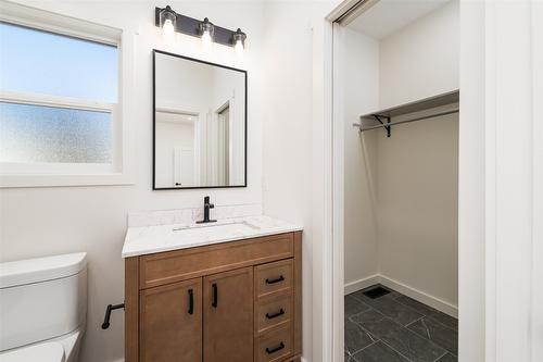 9-405 Canyon Street, Creston, BC - Indoor Photo Showing Bathroom