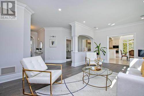 3 River Bend Road, Markham, ON - Indoor Photo Showing Living Room
