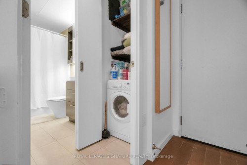 719-32 Trolley Crescent, Toronto, ON - Indoor Photo Showing Laundry Room