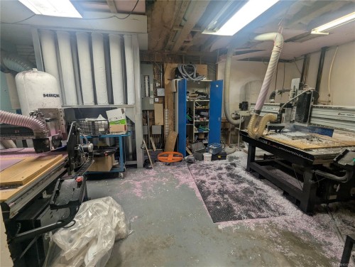 3-744 Fairview Rd, Esquimalt, BC 