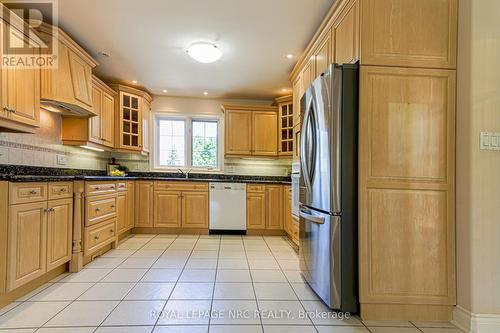 2A Juliana Crescent, St. Catharines (Lakeport), ON - Indoor Photo Showing Kitchen