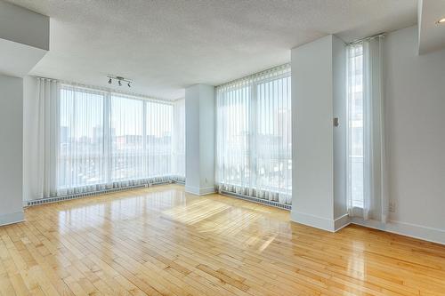 Living room - 304-370 Rue St-André, Montréal (Ville-Marie), QC - Indoor Photo Showing Other Room