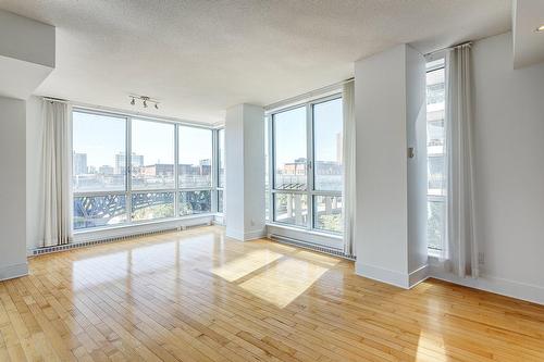 Living room - 304-370 Rue St-André, Montréal (Ville-Marie), QC - Indoor Photo Showing Other Room