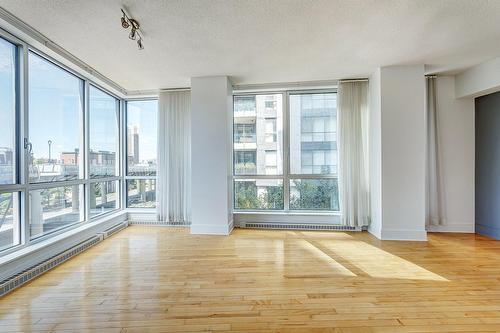 Living room - 304-370 Rue St-André, Montréal (Ville-Marie), QC - Indoor Photo Showing Other Room