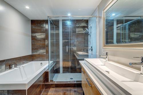 Bathroom - 304-370 Rue St-André, Montréal (Ville-Marie), QC - Indoor Photo Showing Bathroom