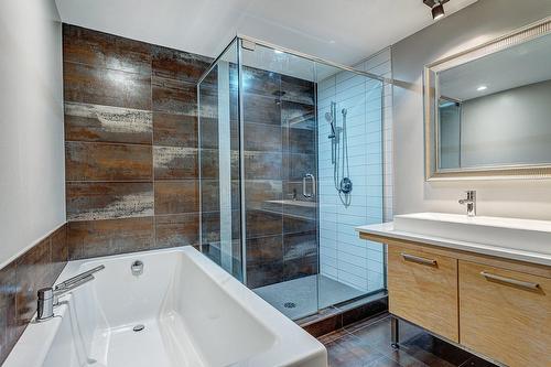 Bathroom - 304-370 Rue St-André, Montréal (Ville-Marie), QC - Indoor Photo Showing Bathroom