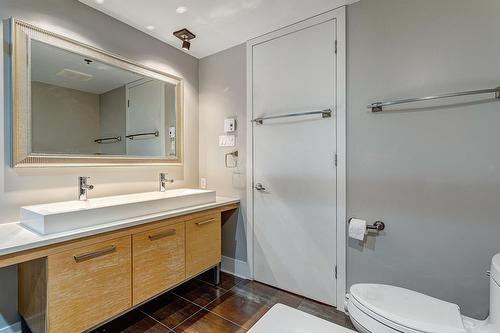 Bathroom - 304-370 Rue St-André, Montréal (Ville-Marie), QC - Indoor Photo Showing Bathroom