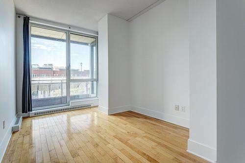 Bedroom - 304-370 Rue St-André, Montréal (Ville-Marie), QC - Indoor Photo Showing Other Room