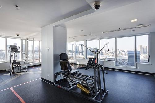 Exercise room - 304-370 Rue St-André, Montréal (Ville-Marie), QC - Indoor Photo Showing Gym Room