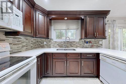 287 Manchester Drive, Newmarket, ON - Indoor Photo Showing Kitchen With Double Sink