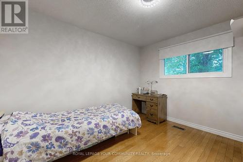 287 Manchester Drive, Newmarket, ON - Indoor Photo Showing Bedroom