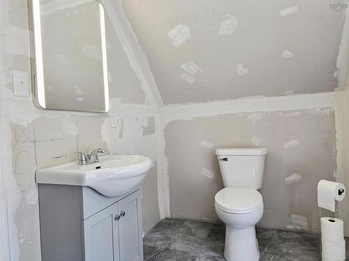 55 Bridge Avenue, Stellarton, NS 