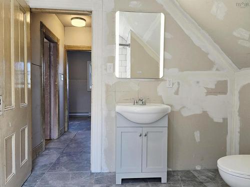 55 Bridge Avenue, Stellarton, NS 