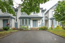 1702 Rue Adoncour  Longueuil (Le Vieux-Longueuil), QC J4J 5L1