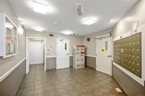 311-827 North Park St, Victoria, BC - Indoor Photo Showing Other Room