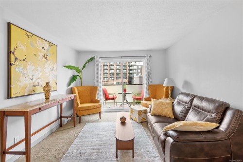 311-827 North Park St, Victoria, BC - Indoor Photo Showing Living Room