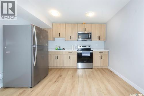 403 Childers Way, Saskatoon, SK - Indoor Photo Showing Kitchen