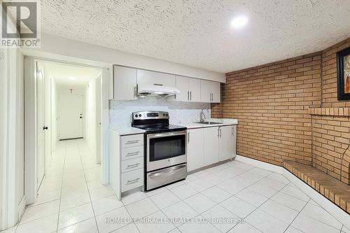 12 Maitland Avenue, Hamilton, ON - Indoor Photo Showing Kitchen