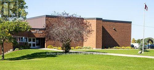 Bath Public School - 46 Oakmont Drive, Loyalist (Bath), ON - Outdoor