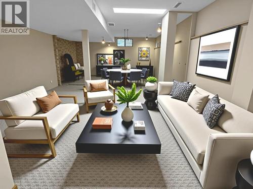 515 20Th Avenue S, Cranbrook, BC - Indoor Photo Showing Living Room