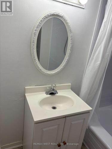 346 Fleetwood Crescent, Brampton, ON - Indoor Photo Showing Bathroom