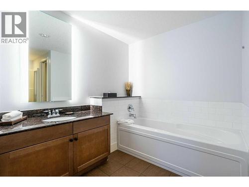 1200 Rancher Creek Road Road Unit# 328C, Osoyoos, BC - Indoor Photo Showing Bathroom