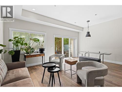 600 Boynton Place Unit# 56, Kelowna, BC - Indoor Photo Showing Living Room