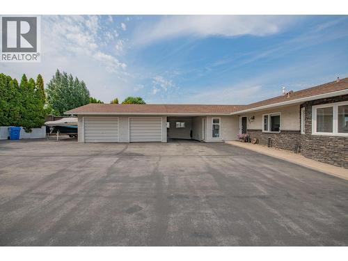 161 Cranberry Lane, Vernon, BC - Indoor Photo Showing Garage