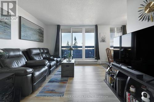 614 - 2020 Jasmine Crescent, Ottawa, ON - Indoor Photo Showing Living Room