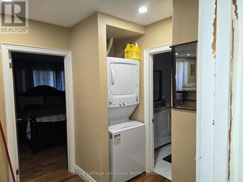 Dedicated Laundry for Main floor Tenant - 6042 Highway 9 Highway, Caledon (Mono Mills), ON - Indoor Photo Showing Laundry Room