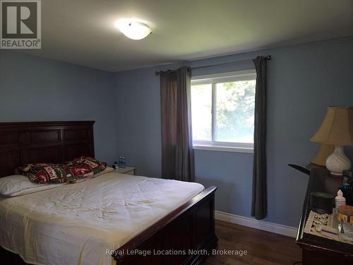 1 of 3 generously sized bedrooms - 6042 Highway 9 Highway, Caledon (Mono Mills), ON - Indoor Photo Showing Bedroom