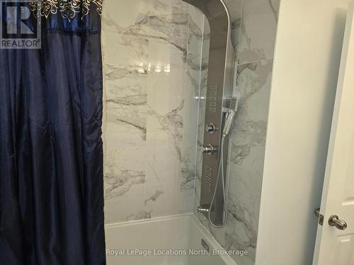 State of the art shower head! - 6042 Highway 9 Highway, Caledon (Mono Mills), ON - Indoor Photo Showing Bathroom