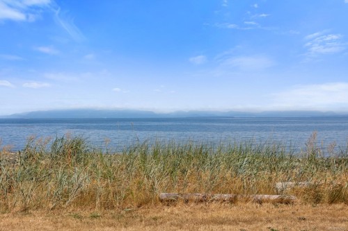 1494 Wilkinson Rd, Comox, BC 