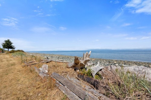 1494 Wilkinson Rd, Comox, BC 