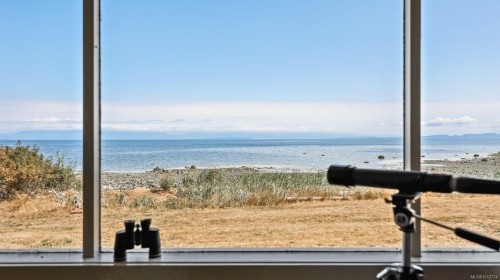 1494 Wilkinson Rd, Comox, BC 