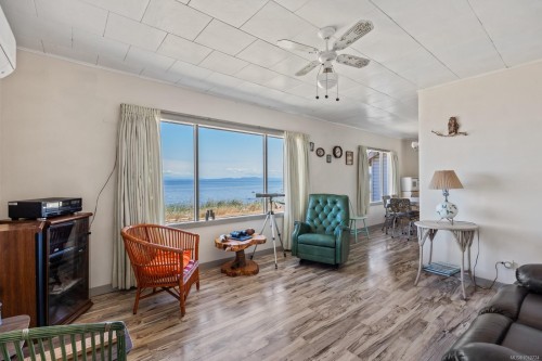 1494 Wilkinson Rd, Comox, BC 