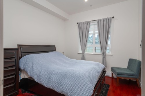 303-10 Chapel St, Nanaimo, BC - Indoor Photo Showing Bedroom