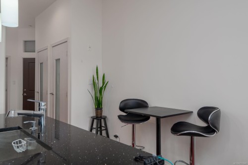 303-10 Chapel St, Nanaimo, BC - Indoor