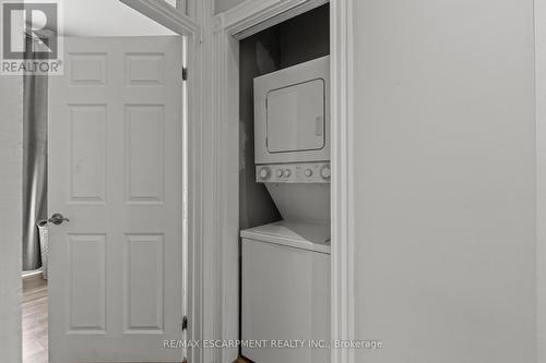 181 West Avenue, Hamilton, ON - Indoor Photo Showing Laundry Room