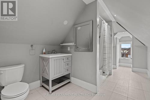 181 West Avenue, Hamilton, ON - Indoor Photo Showing Bathroom